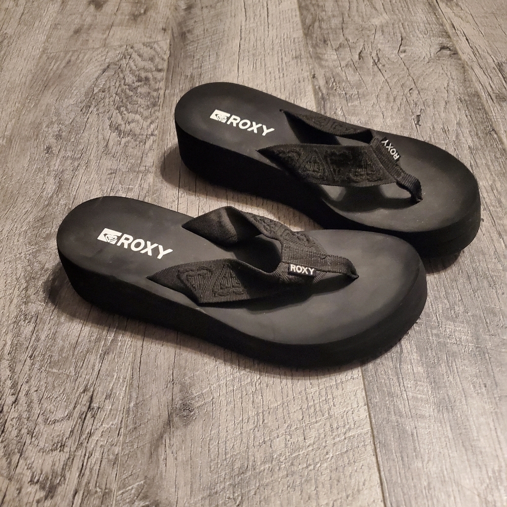 Black Roxy Wedge Sandals